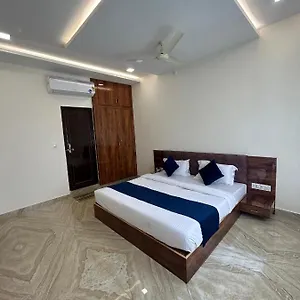 Padmashree Hotel